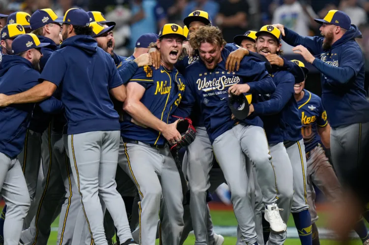 Brewers beat Rays to win first World Series